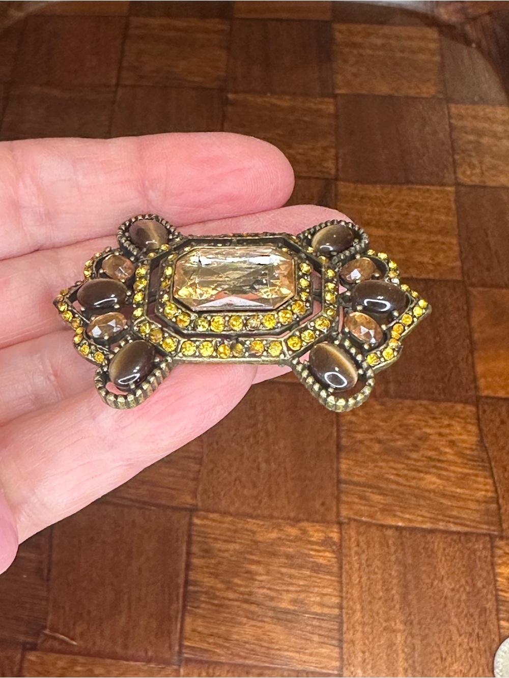 Vintage-Inspired Yellow Amber Crystal Brooch Pin - Women Jewelry